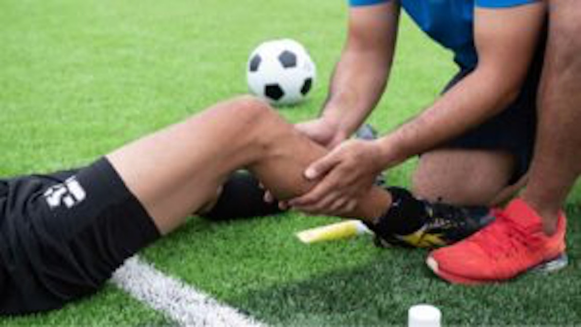 What is involved in a sports physiotherapy assessment?